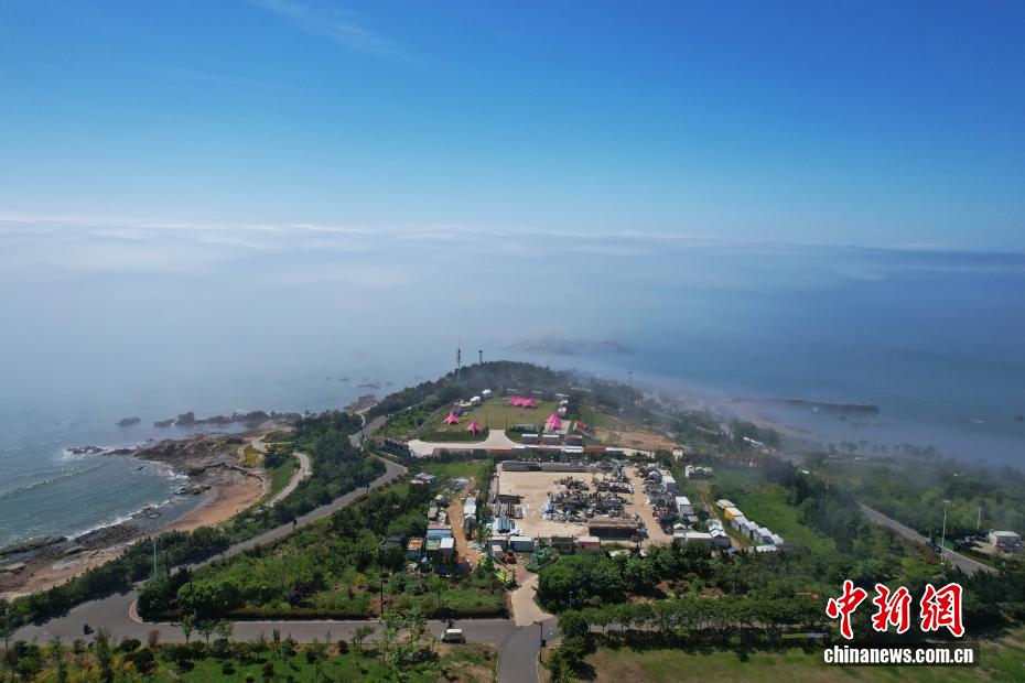 山东青岛再现平流雾景观