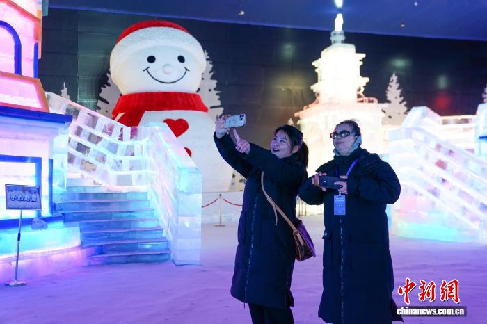 跨越海峡赴冰约 台湾民众沉浸式感受哈尔滨冰雪魅力