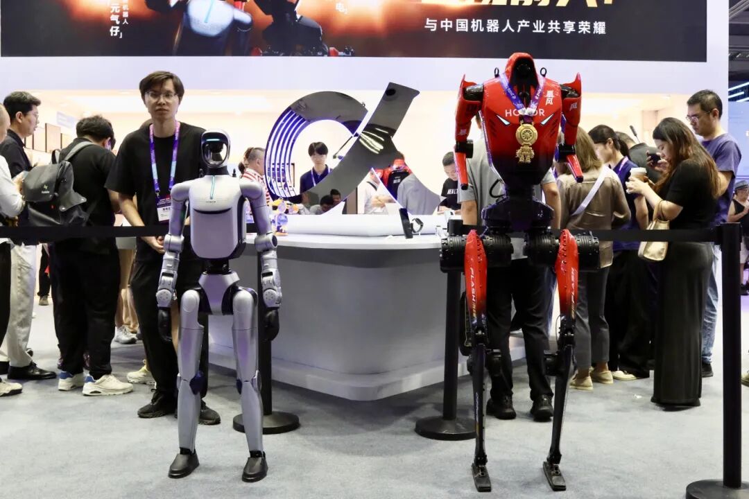 引长队围观,深圳坪山AI场景森林凭什么出圈?
