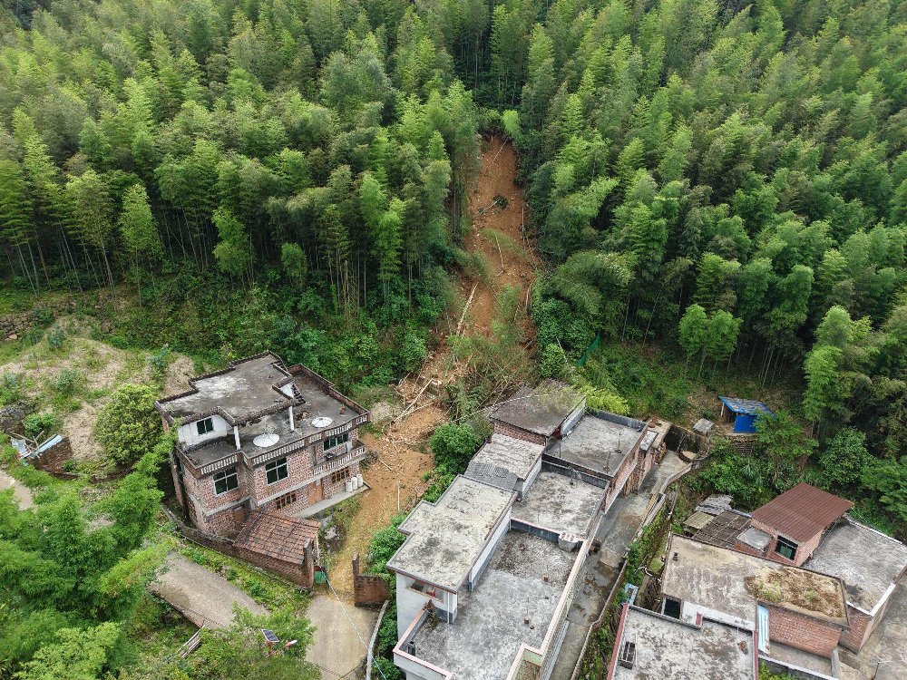 预警及时、撤离迅速,清远连州一村庄成功规避山体滑坡险情
