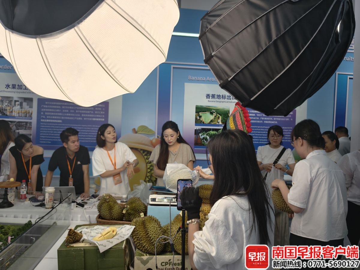 48小时跨越山海鲜达餐桌!广西黄金通道助东盟鲜果奔赴全国 48小时跨越山海鲜达餐桌!广西黄金通道助东盟鲜果奔赴全国