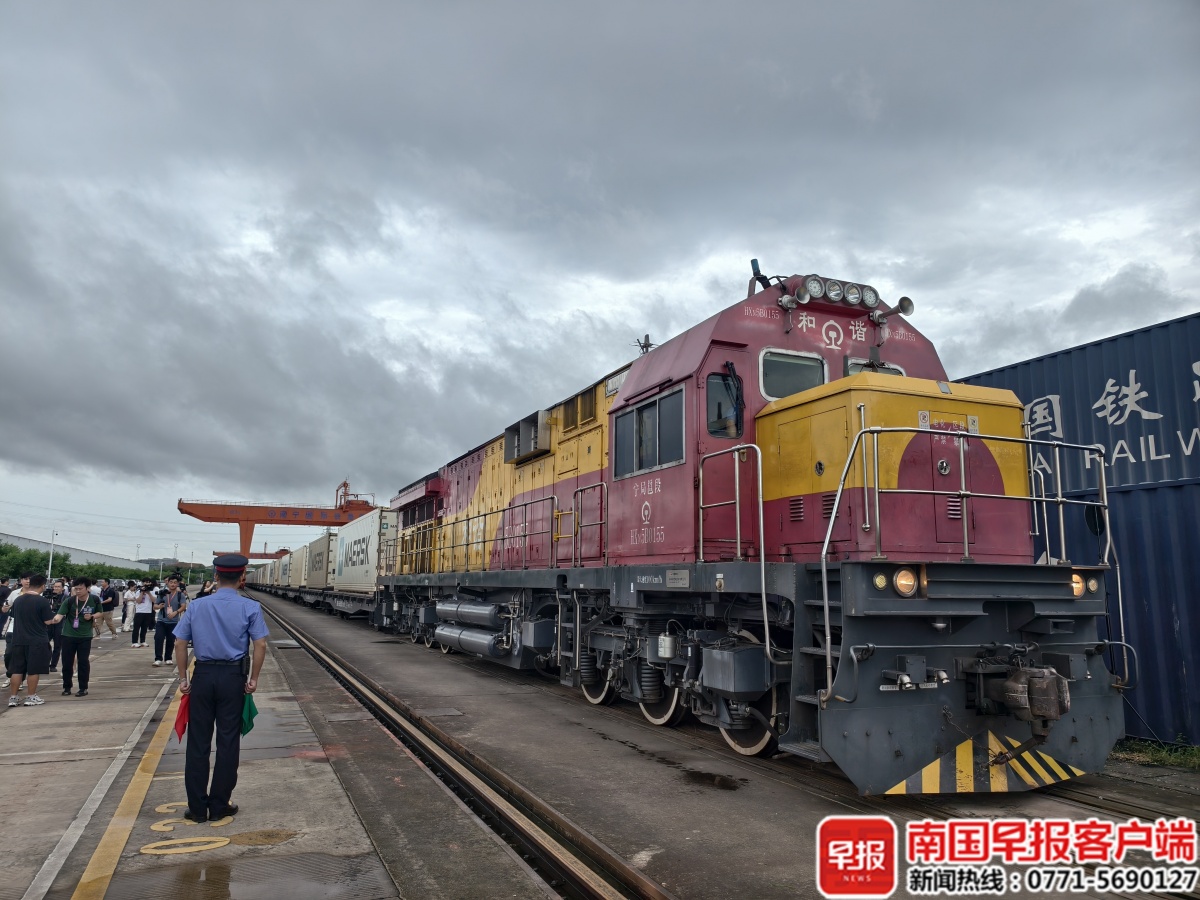 48小时跨越山海鲜达餐桌!广西黄金通道助东盟鲜果奔赴全国 48小时跨越山海鲜达餐桌!广西黄金通道助东盟鲜果奔赴全国