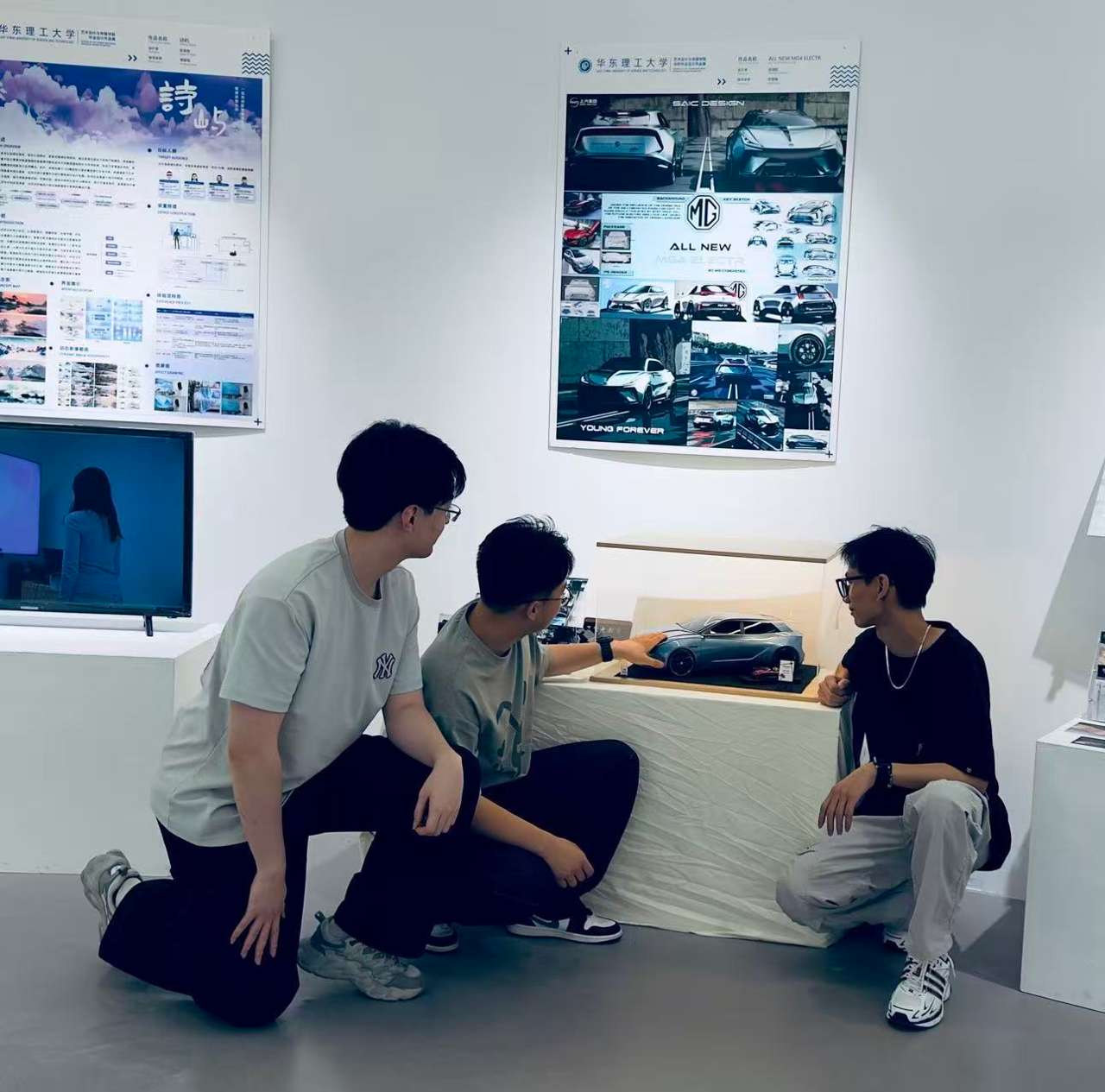 华理2026毕设展亮相西岸,青年学子以设计回应时代命题 华理2026毕设展亮相西岸,青年学子以设计回应时代命题