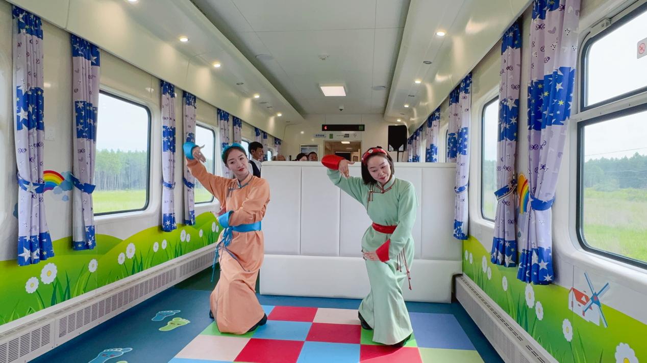“呼伦贝尔森林之约·大兴安岭号--星光列车·天翼之旅”旅游专列首发 绘就北疆林海交旅融合新画卷