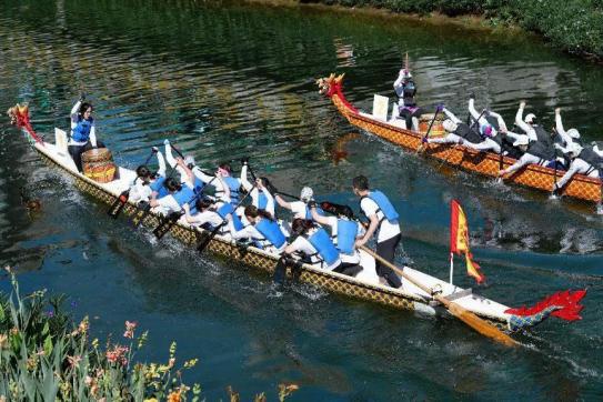 龙舟竞渡、中韩和鸣、街巷传香……定格深圳福田端午里万千温暖瞬间 龙舟竞渡、中韩和鸣、街巷传香……定格深圳福田端午里万千温暖瞬间