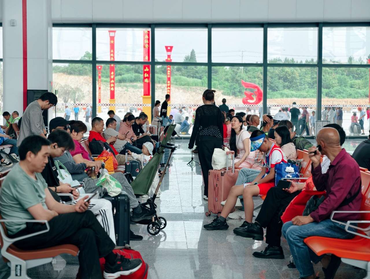 革命老区湖北红安迈入高铁时代SS 革命老区湖北红安迈入高铁时代SS