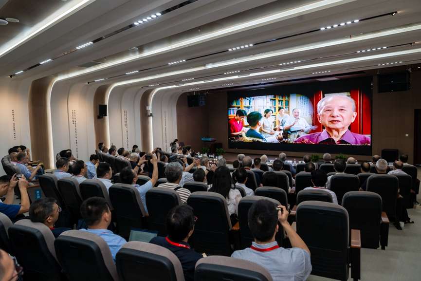 “中国近代史研究的新视野与新趋势”国际学术研讨会在华中师范大学举行 “中国近代史研究的新视野与新趋势”国际学术研讨会在华中师范大学举行