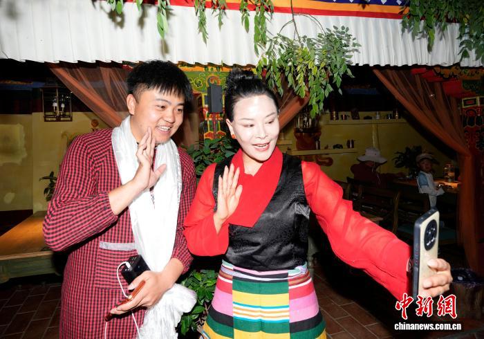 从“打车进藏”到深度体验 “李要得”因陌生善意数次落泪
