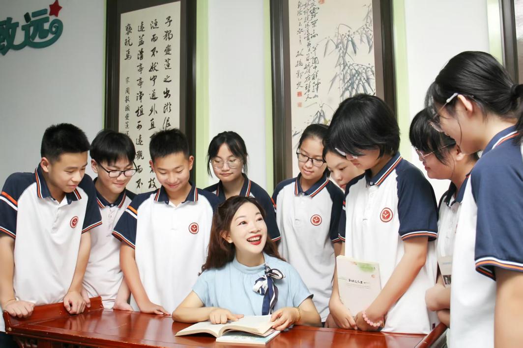 美好教育看得见|重庆合川合阳中学：一抹“党建红” 满园“向阳花”