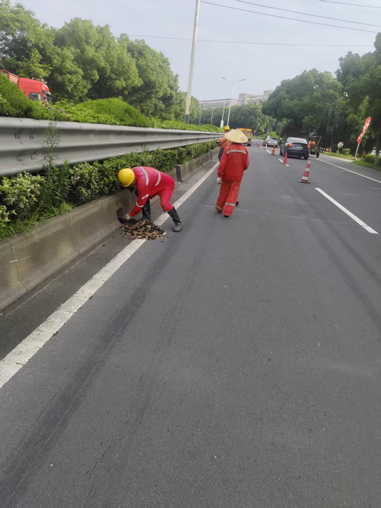 风未至 人先动 苏州市吴江区公路中心全面防御台风“巴威”