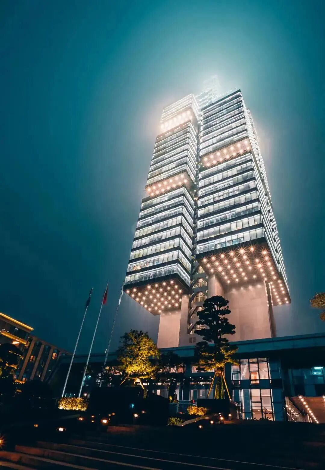 取景地推介丨从秘境苗寨到现代都市,跟着《小芳》打卡贵州 微信图片_2026-07-08_162311_956.jpg