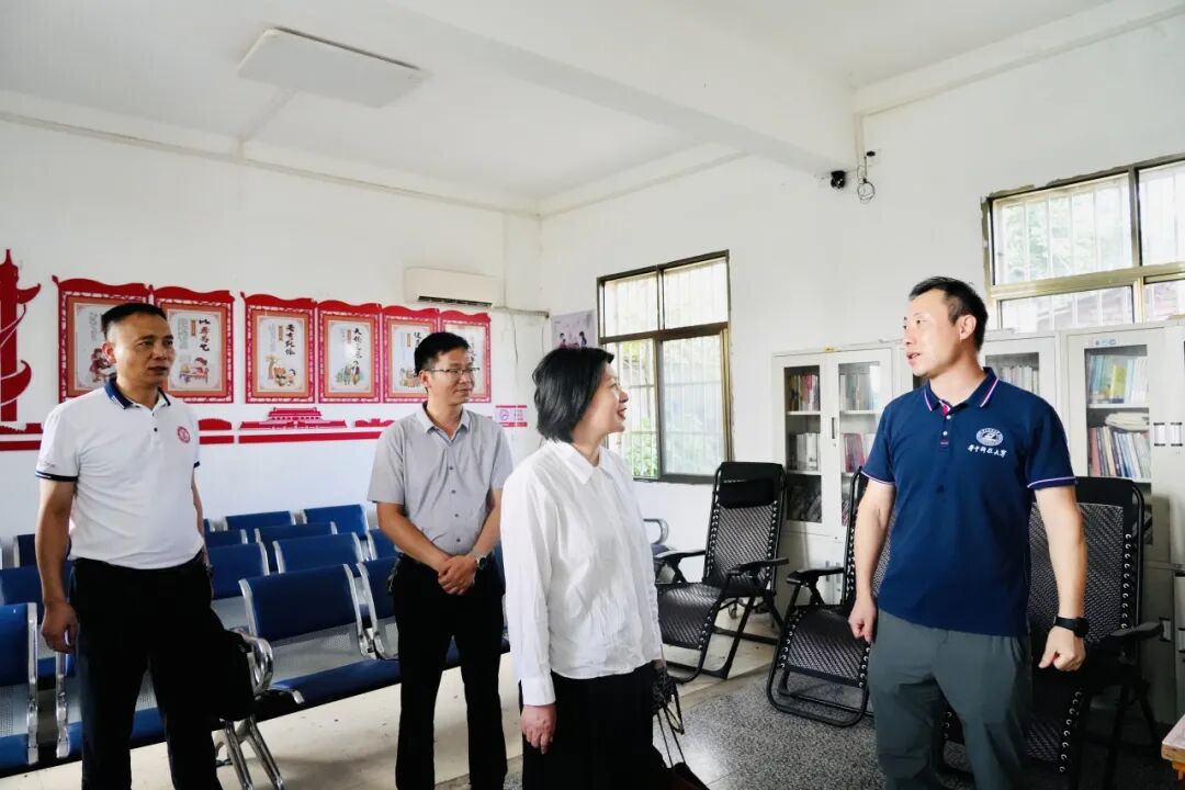 华科大管理学院EMBA“乡村振兴公益基金”捐赠仪式暨2026年“认领一棵桃树”消费帮扶启动仪式举行