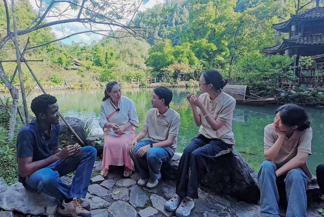 川外学子发挥语言专业优势 赋能重庆酉阳乡村文旅宣传