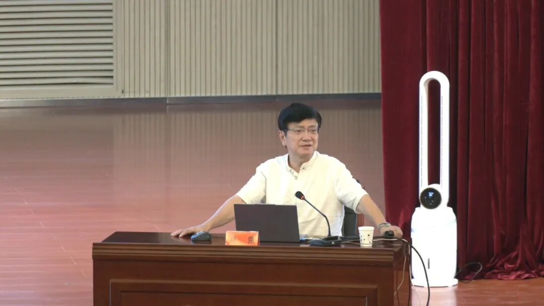 郑强教授在裕民县开展“青春不躺平 奋斗正当时”专题励志讲座