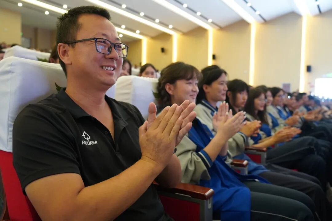 郑强教授在裕民县开展“青春不躺平 奋斗正当时”专题励志讲座