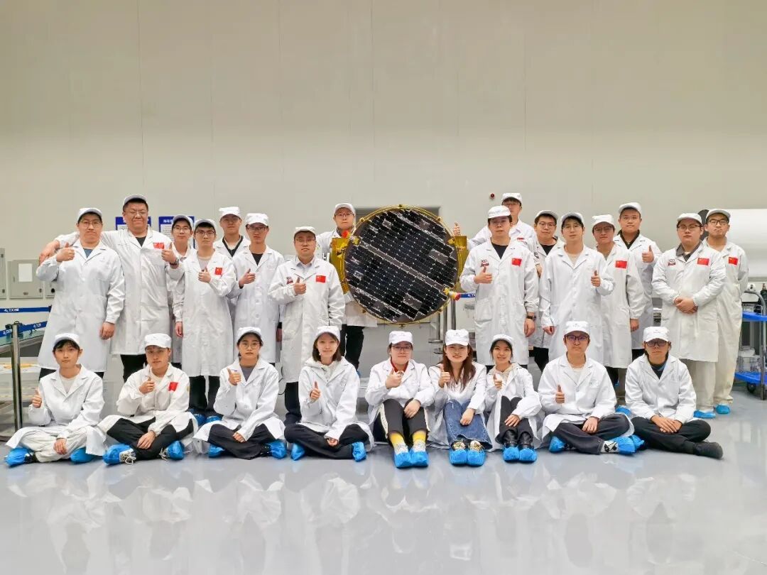 新型“飞碟”卫星!哈工大学生研制“紫丁香三号”成功发射