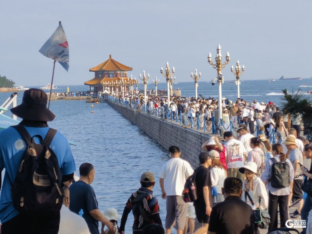 暮染栈桥,人潮共赴夏日海风之约
