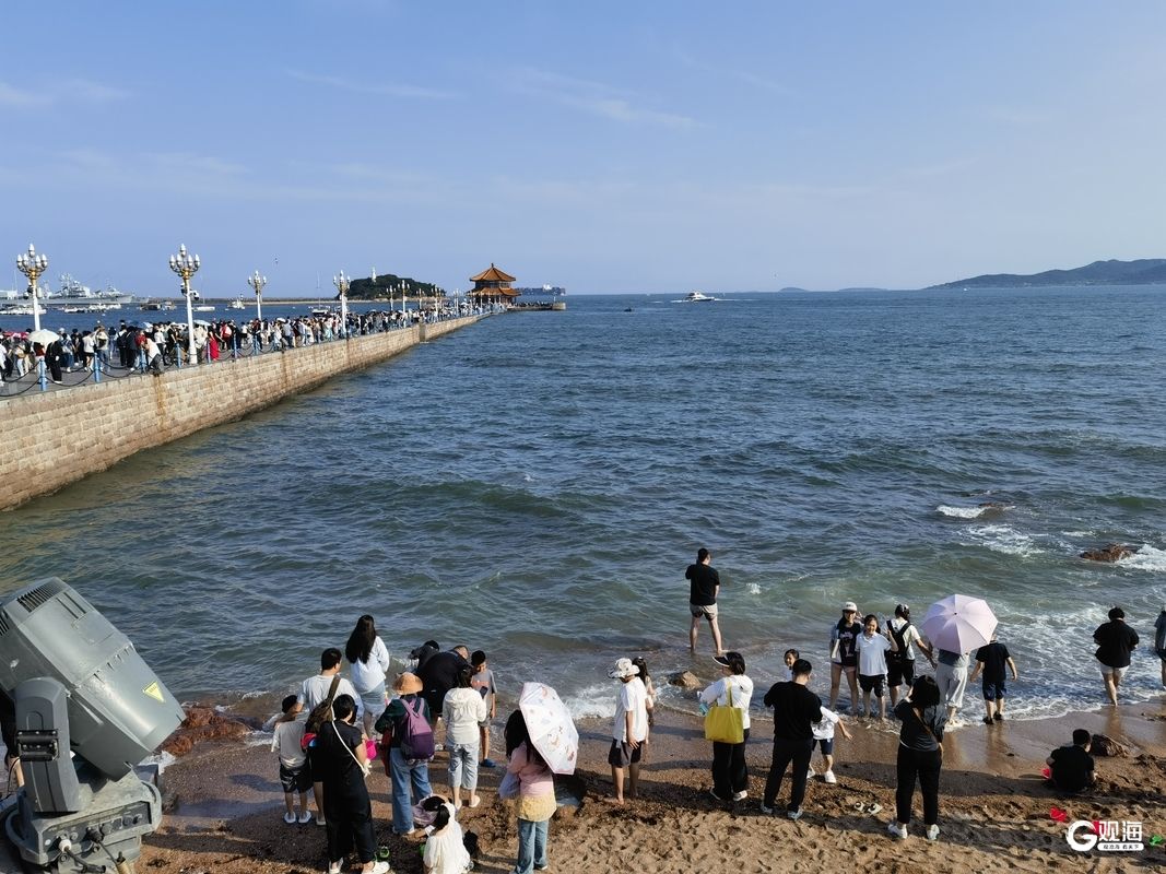 暮染栈桥,人潮共赴夏日海风之约