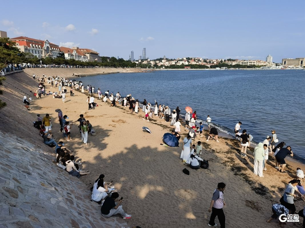 暮染栈桥,人潮共赴夏日海风之约