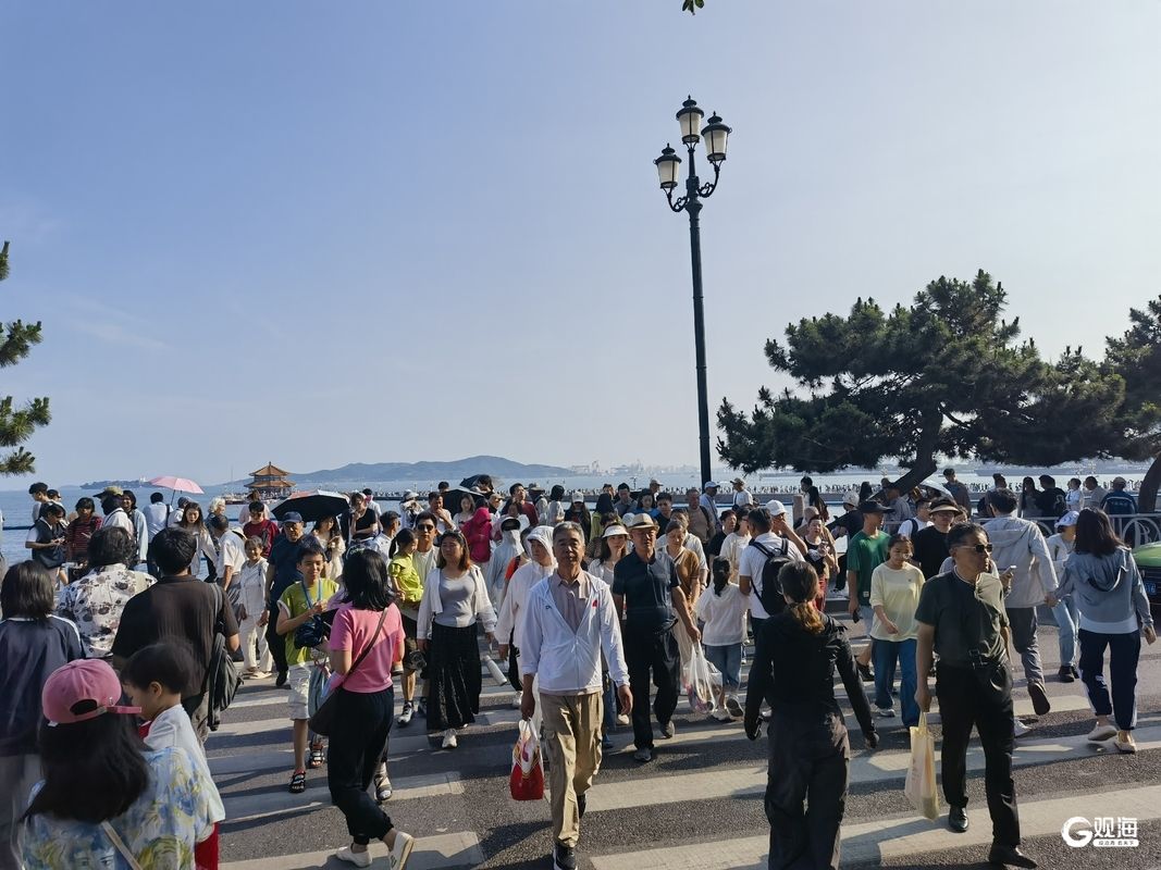 暮染栈桥,人潮共赴夏日海风之约