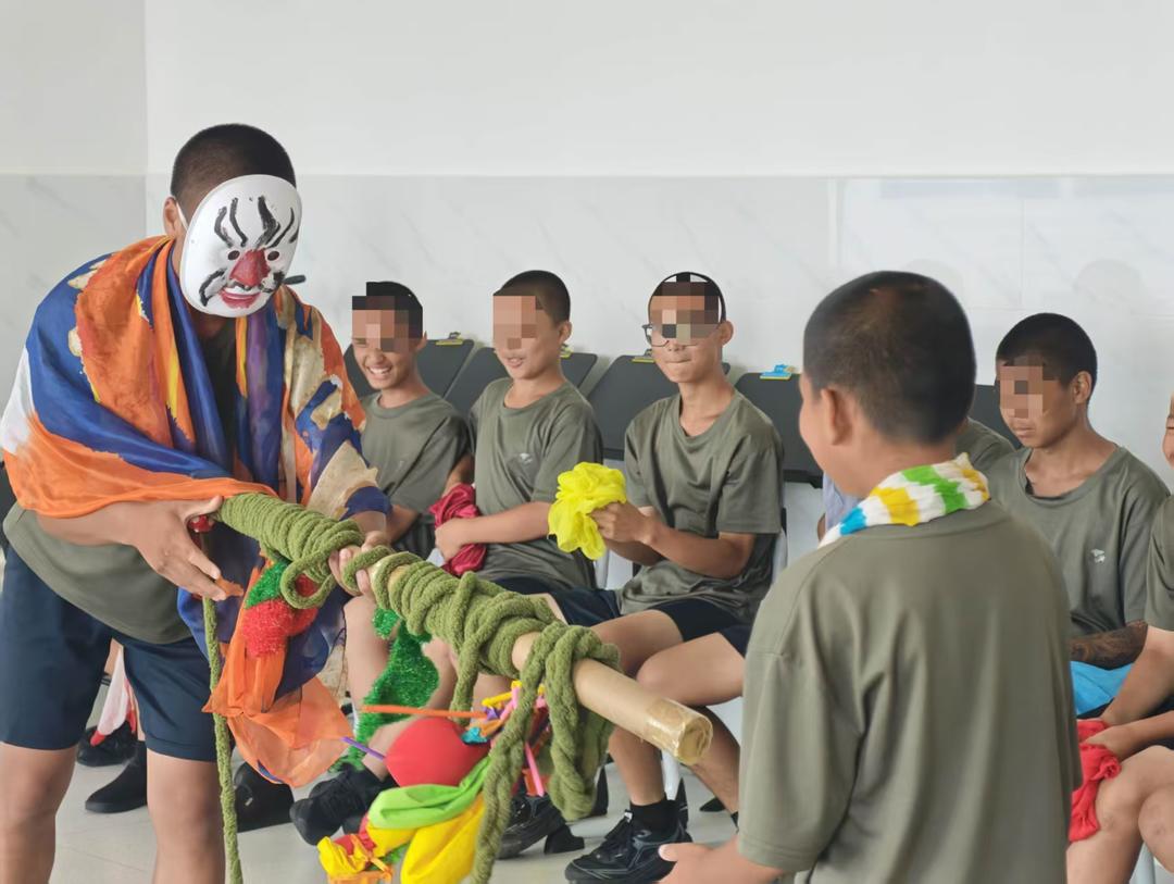 用生命点亮生命 ——“行走的威海社科” 走进威海市康成学校