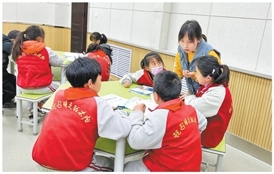 让每个孩子都绽放自己的光芒(回信背后的故事·传承红色基因)