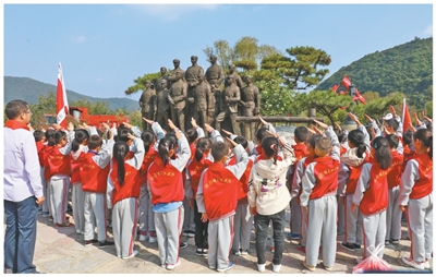 让每个孩子都绽放自己的光芒(回信背后的故事·传承红色基因)