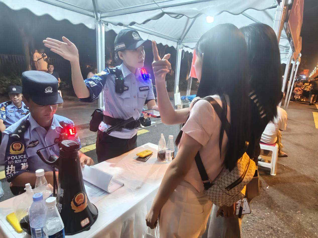 6小时！西昌航天大道清洁如初
