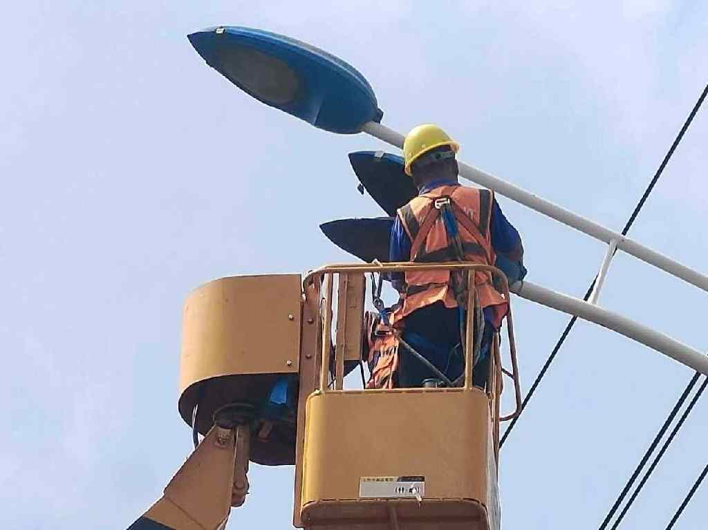明亮又节能!衡水市区2000余盏LED灯“上岗”