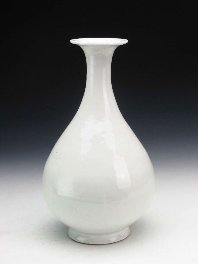 沈阳故宫博物院展出百件文物回望百年发展历程