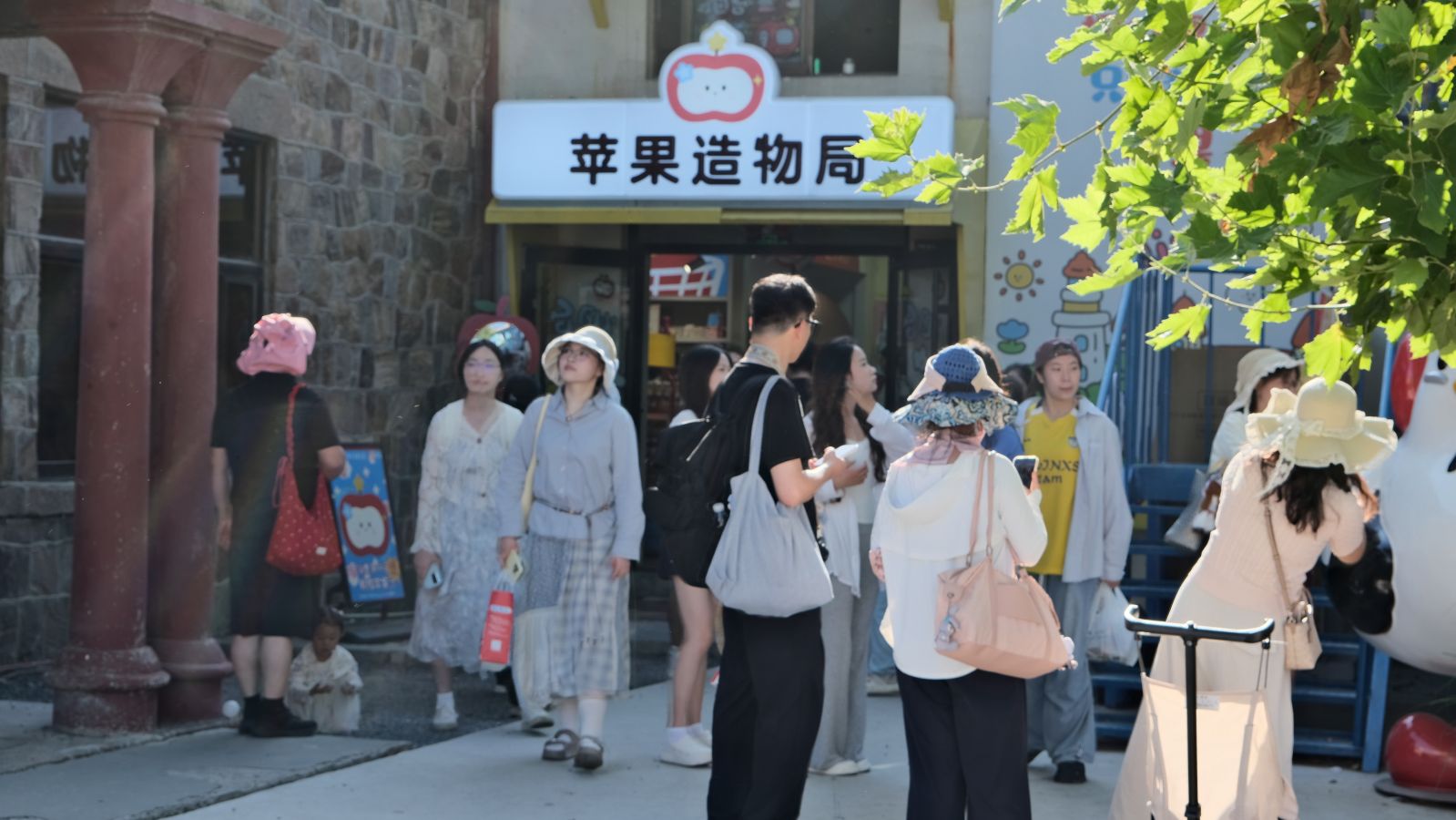 单品销售十万加!“苹果市”文创成时尚旅游单品