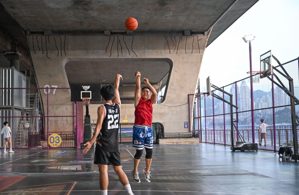重庆：昔日桥下“边角料” 变身多功能微空间