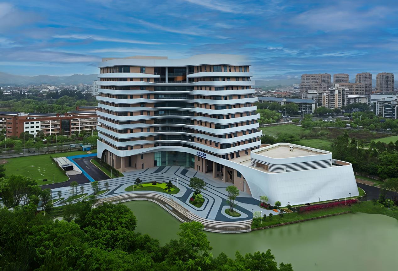 育见新时代·光明会谈丨福建医科大学党委书记陈星：红医铸魂 实践砺志——培养有温度的生命守护者