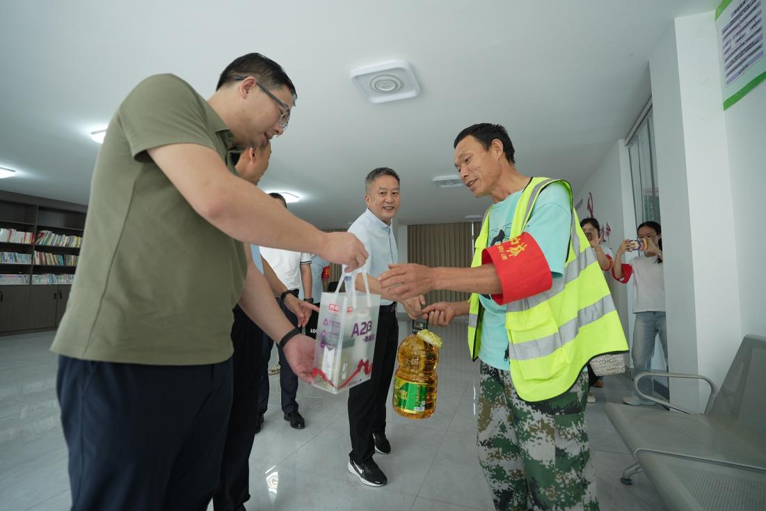 重庆市总工会、市林业局赴一线慰问护林员，激活森林防火“前哨”力量