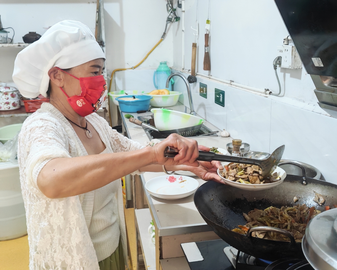 闲置房屋变暖心“小院” 重庆黔江探路农村集中互助养老新解法