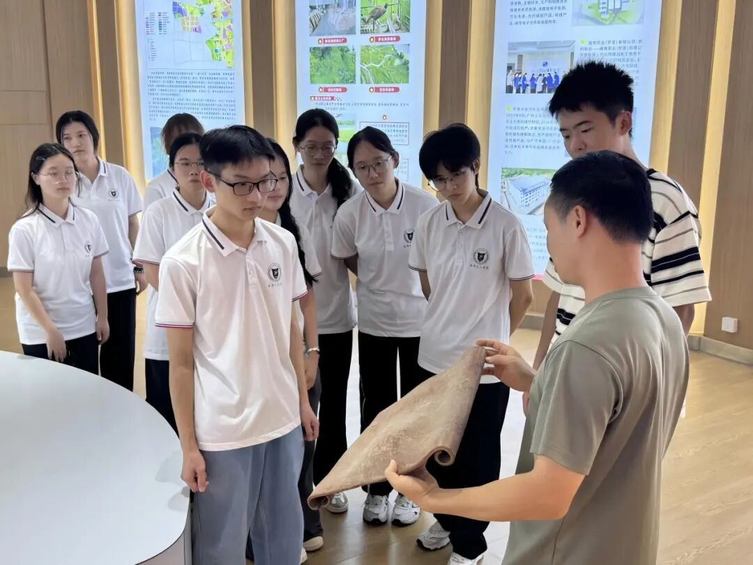 基层样板 | 广东罗定:引导青年学子将论文写在乡土上 汇聚高校突击队力量 助推“百千万工程”走深走实