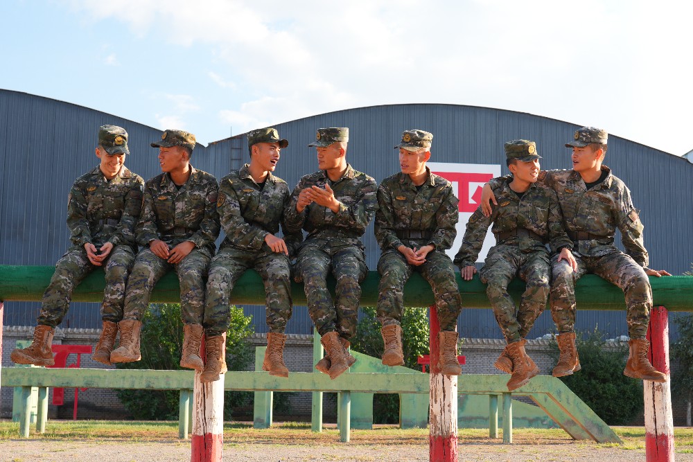 传承老兵优良作风 接续强军奋进力量——武警青海总队海东支队开展“学老兵、赞老兵、颂老兵”主题活动