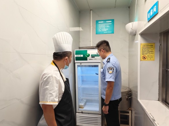 重庆渝中：多警种联动护航秋季开学 全力筑牢校园安全屏障