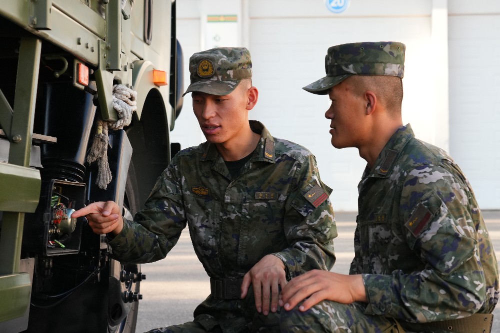 传承老兵优良作风 接续强军奋进力量——武警青海总队海东支队开展“学老兵、赞老兵、颂老兵”主题活动
