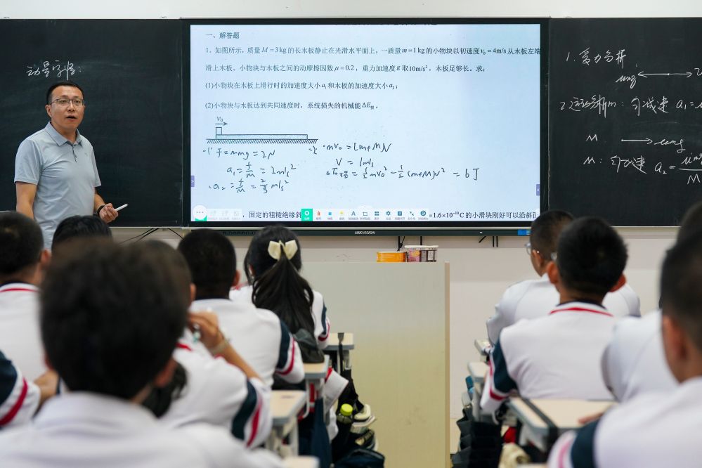 边疆小城来了一群“牛专家”