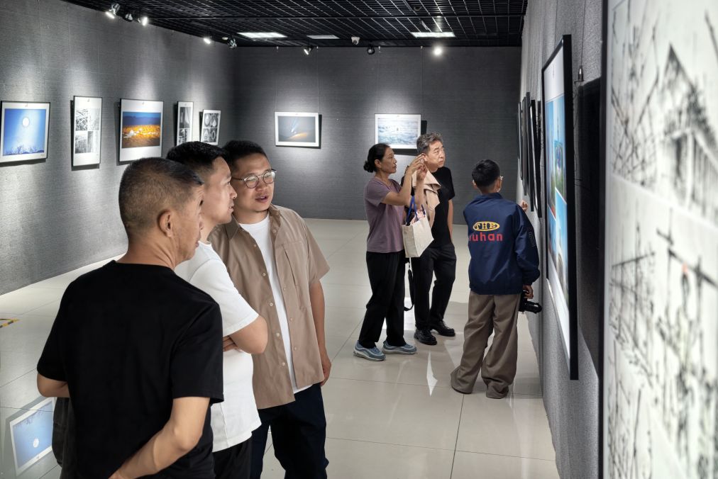 第13届宁夏摄影艺术展览在银川美术馆开幕