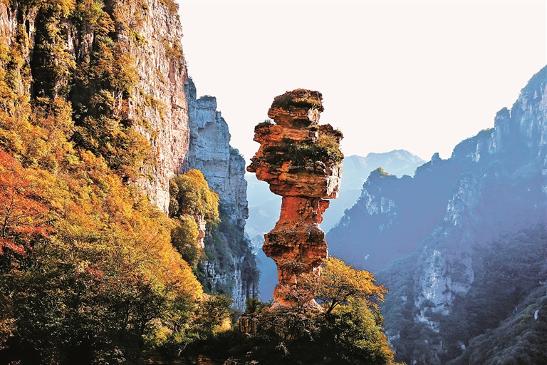 河北白石山世界地质公园 云海浮太行 万峰立涞源