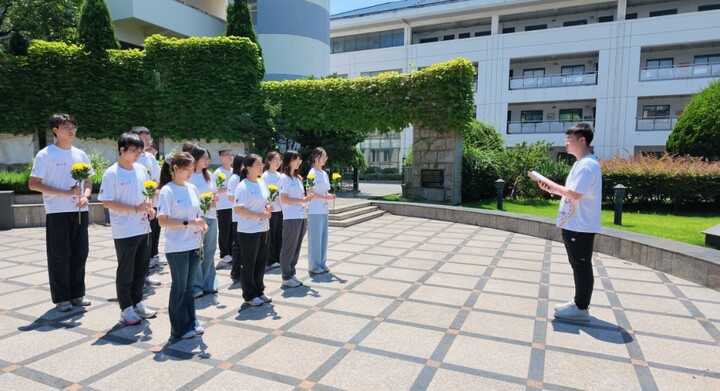 “一个永远的中国人”：南大学子循着吴健雄的足迹找寻答案
