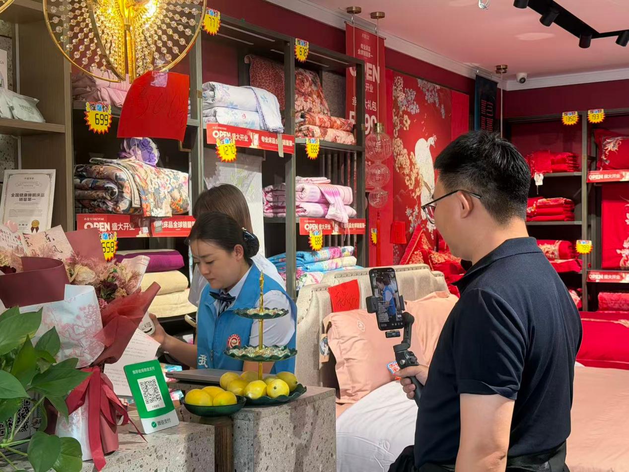 草原政务云端办！内蒙古鄂托克旗“行走的办事员”升级2.0模式