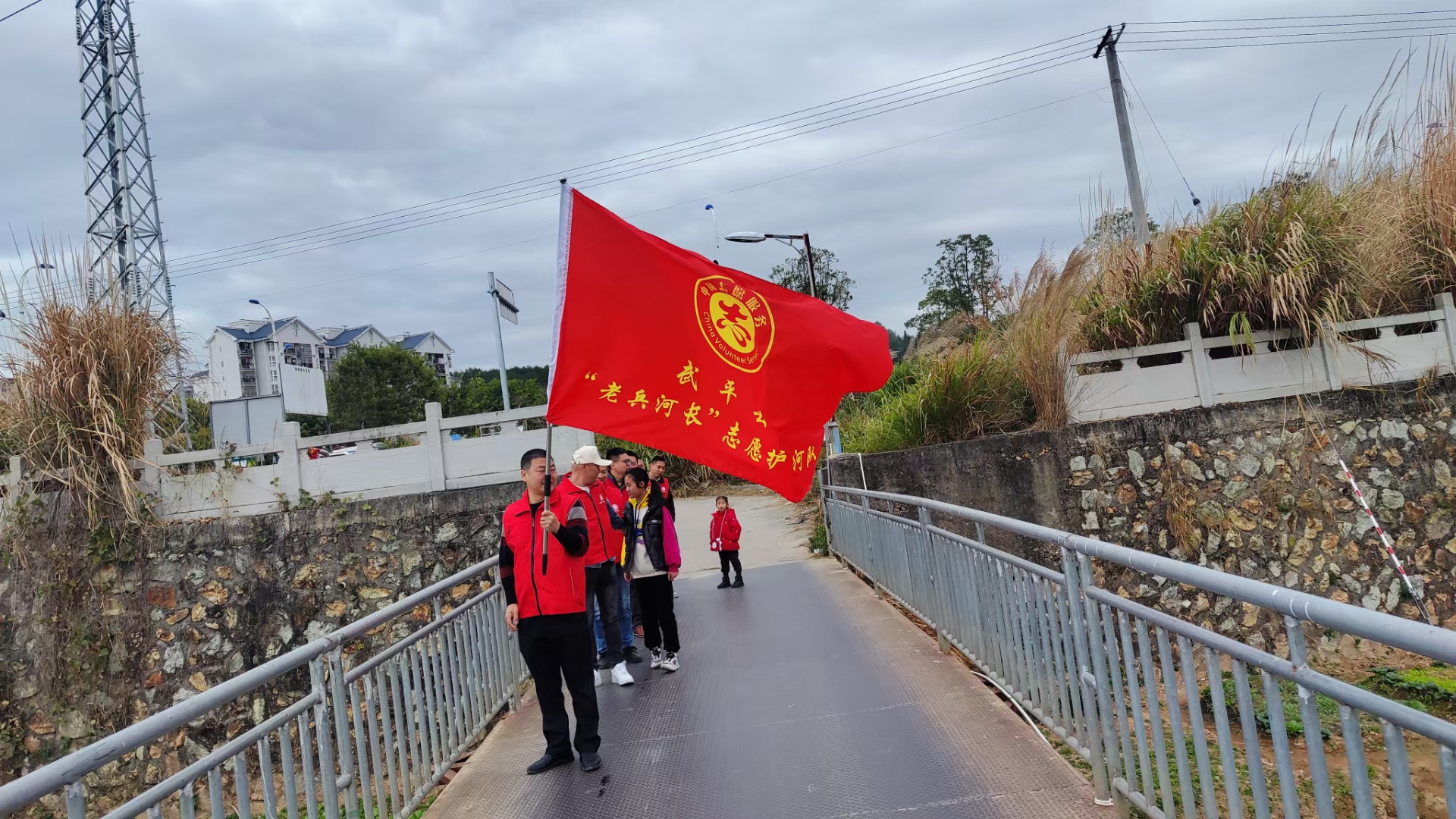 福建省龙岩市城厢镇老兵河长邱广峰：扎根乡村，尽显老兵担当