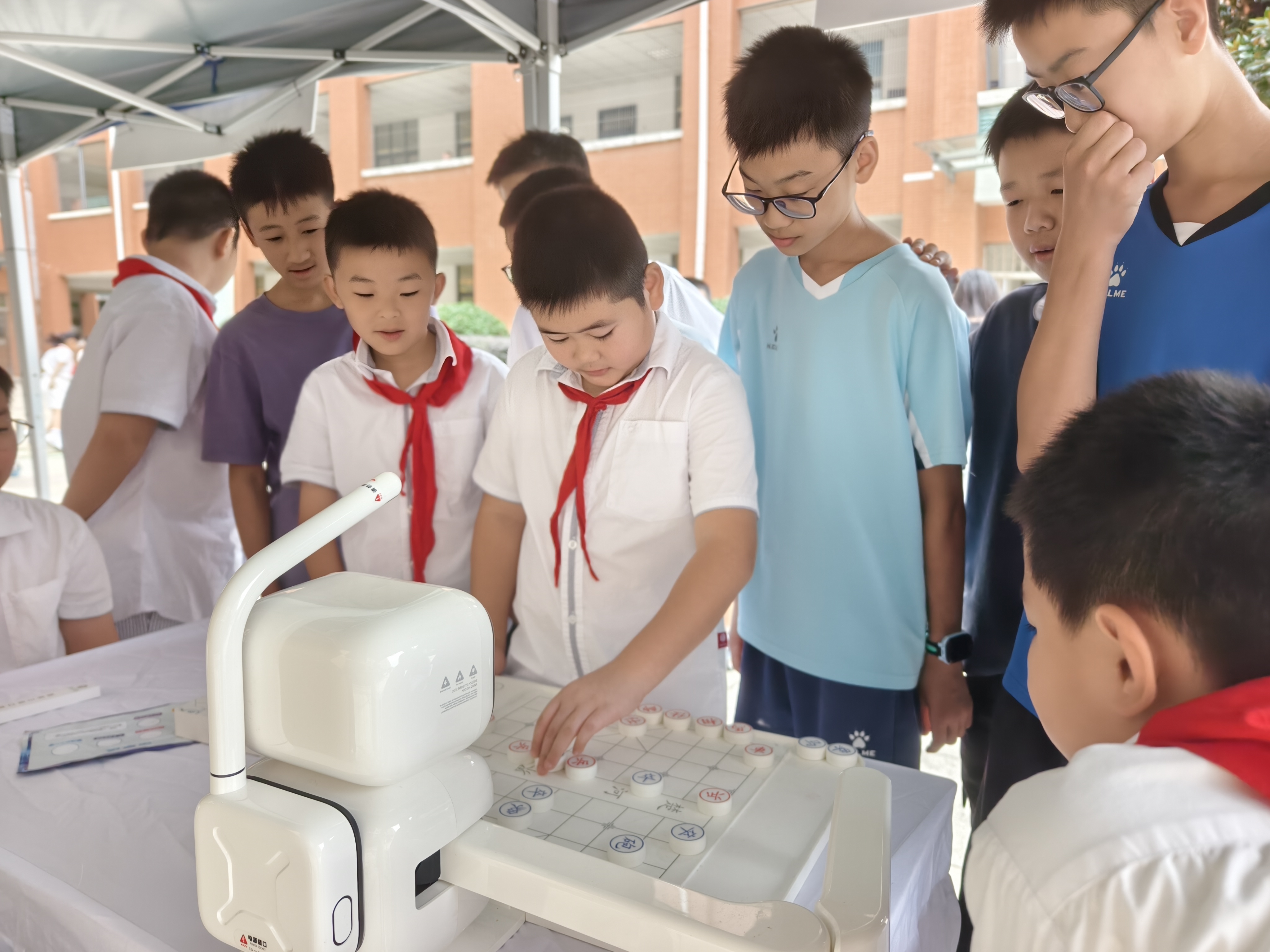 玩转黑科技 弘扬科学家精神 咸宁别样开学第一课开课 玩转黑科技 弘扬科学家精神 咸宁别样开学第一课开课