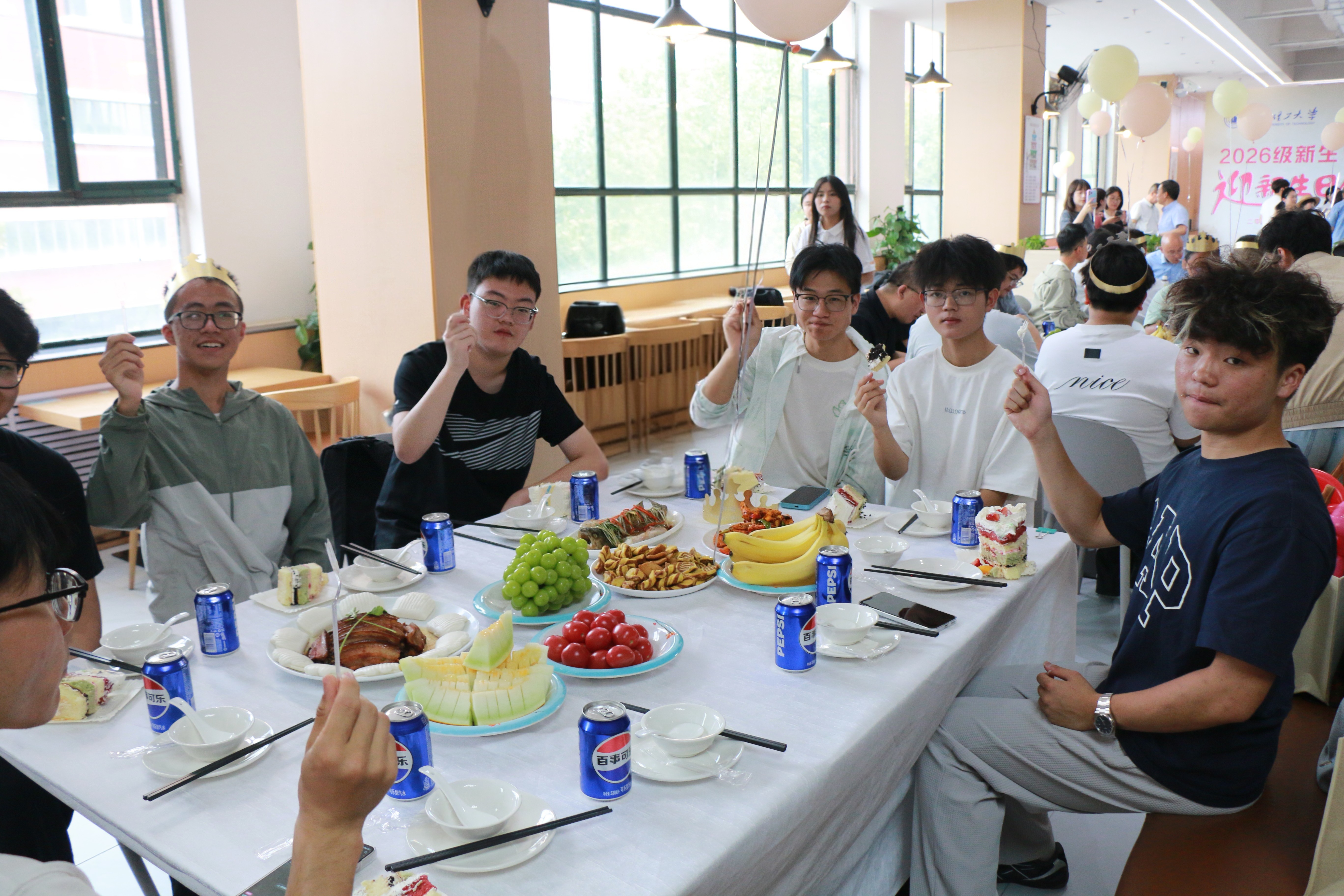 大学第一个生日,兰理工和你一起过! 大学第一个生日,兰理工和你一起过!