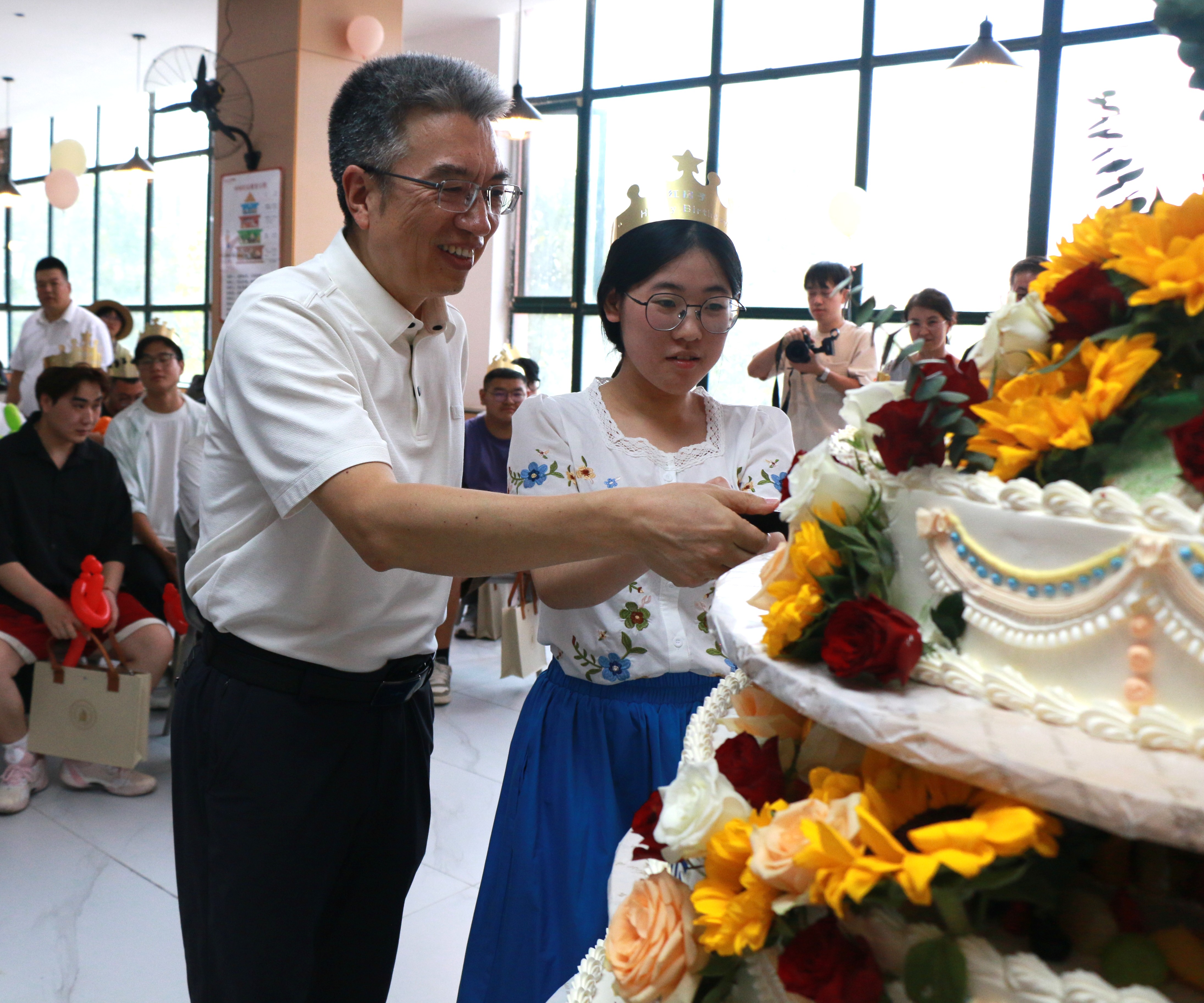 大学第一个生日,兰理工和你一起过! 大学第一个生日,兰理工和你一起过!