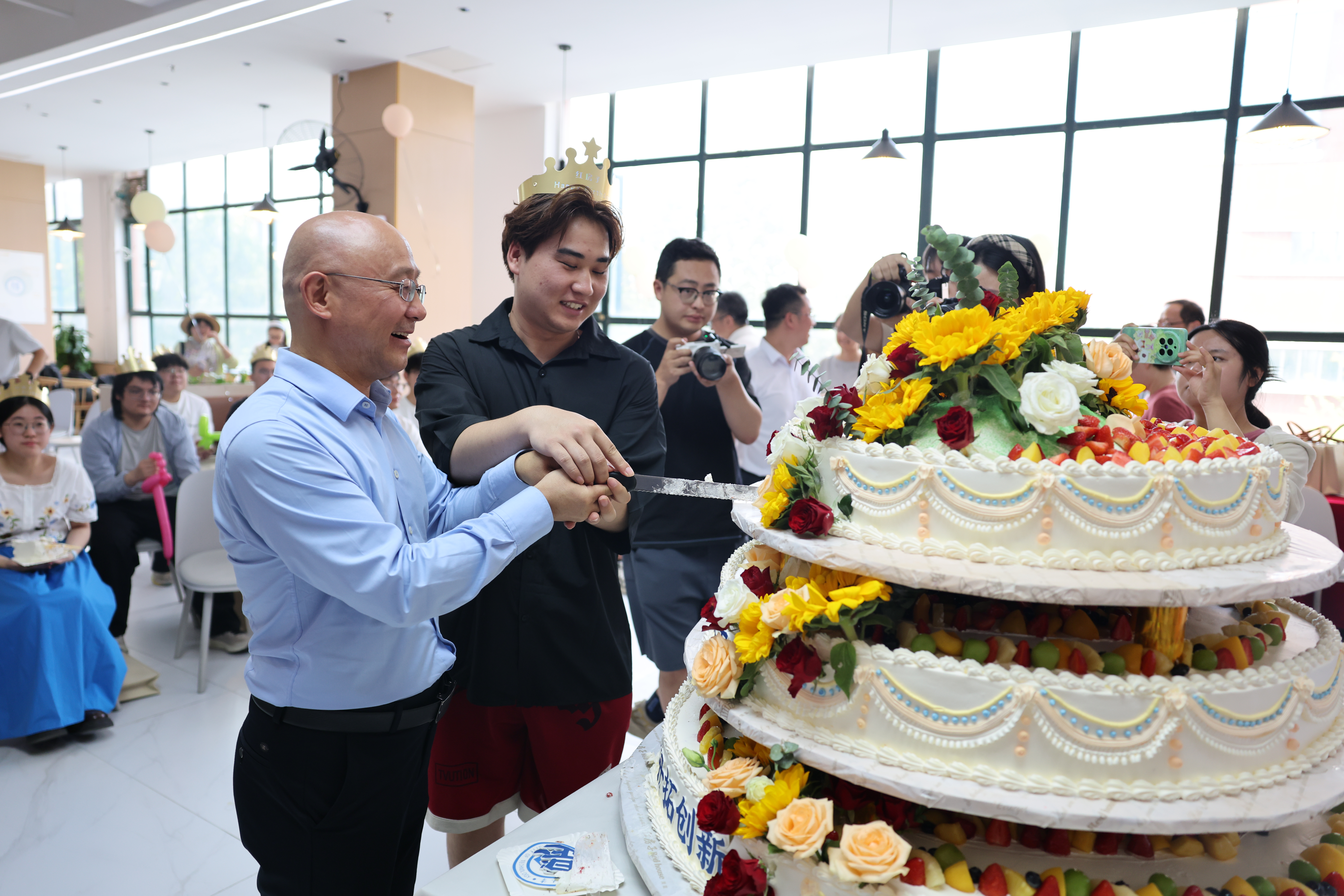 大学第一个生日,兰理工和你一起过! 大学第一个生日,兰理工和你一起过!