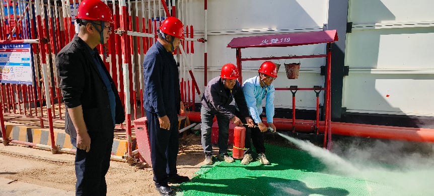 呼和浩特建设工程消防技术服务中心开展铸牢中华民族共同体意识进工地暨工程施工消防安全主题宣传活动